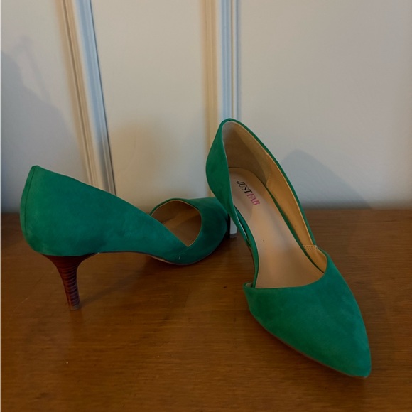 JustFab Green Heels Elegant Suede Pumps - Picture 1 of 4
